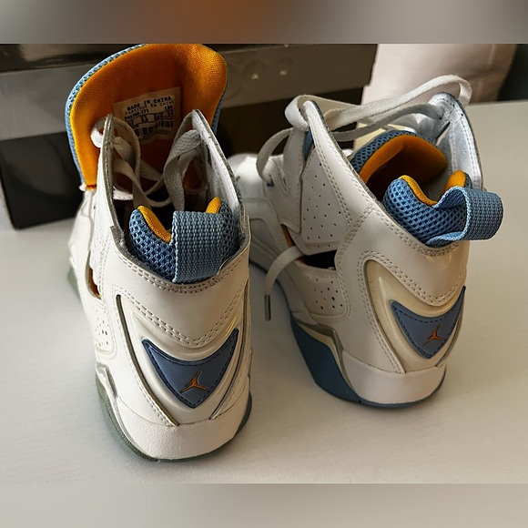 Jordan True Flight (GS) Sneakers white blue 6Y - Picture 6 of 11